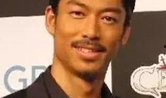 娱乐圈爆料大嘴丑男,大嘴丑男成焦点，真相背后引热议